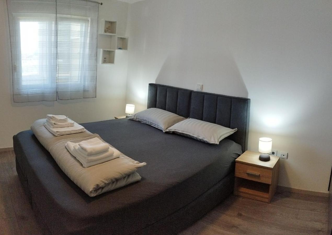 Apartment Luka Pula Exterior photo